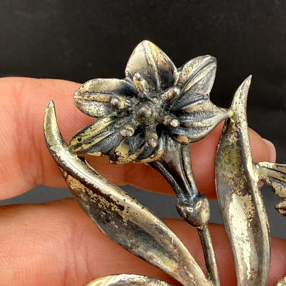 Vintage Pot Metal Flower Brooch Silver Tone